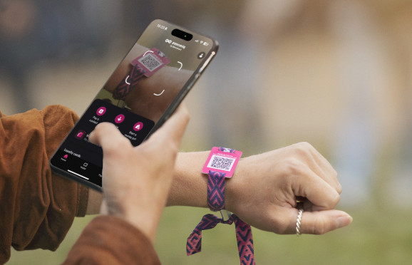 Payconiq Top-Up in a closed payment network